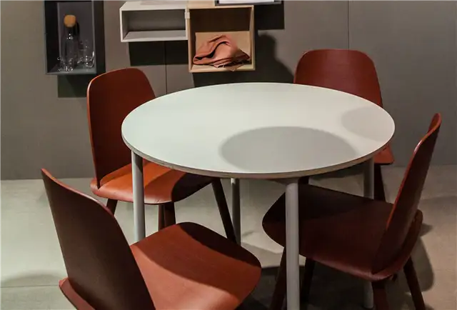 Стул Nerd Chair от Muuto по проекту Дэвида Геккелера