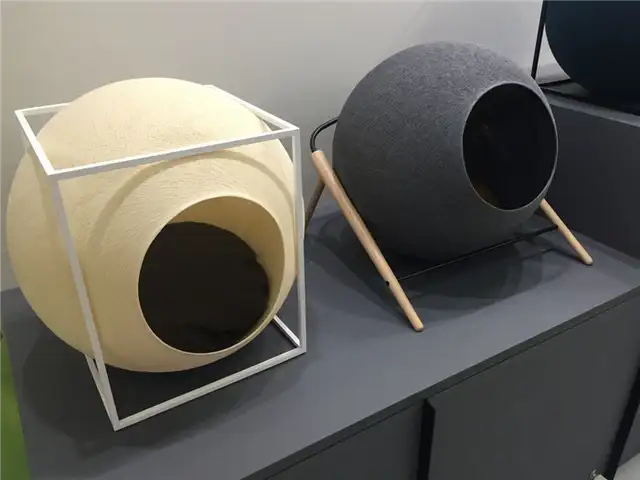Современные кровати-шары для кошек