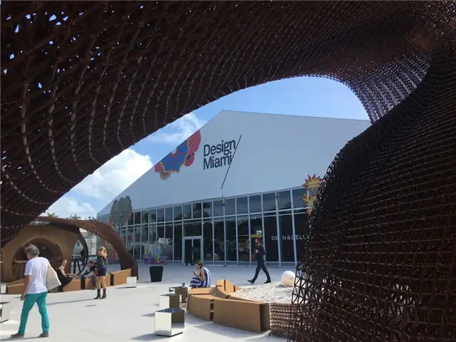 Вход в Design Miami