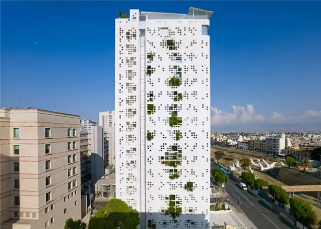 Французская студия Ateliers Jean Nouvel Tower Block со свежим садом