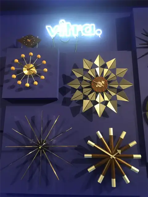 Коллекция настенных часов Vitra