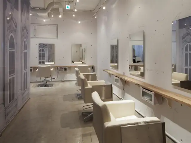 Проволочный счетчик How Fun Hair Salon Design by JC Architecture