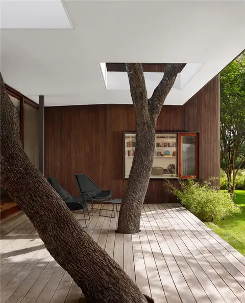 Резиденция Lakeview от Alterstudio Architecture