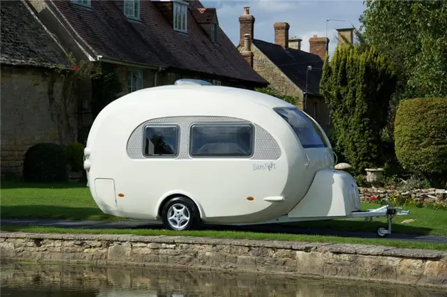 Белые караваны Barefoot Caravans