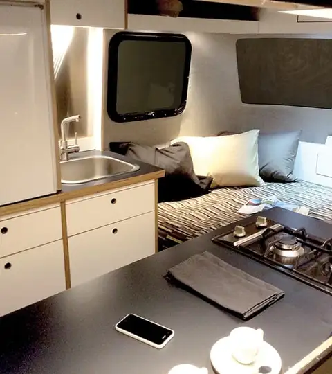 Кухня и кровать Nest caravan deign