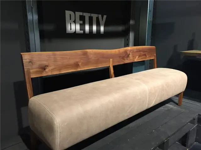 Деревянная скамья Betty от Riva