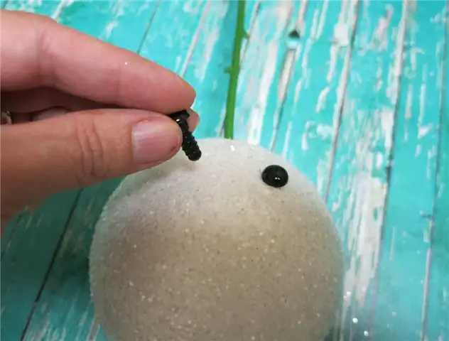 Christmas Ornaments You Can Make - Black Screw