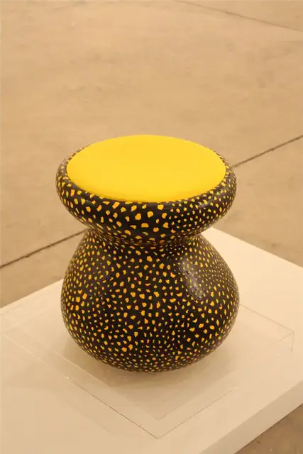 Скамья Dotted Creation Yayoi Kusama