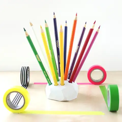 Подставка для карандашей из глины
