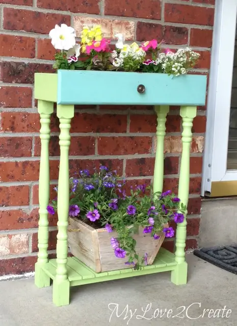 old-drawers-into-patio-planter