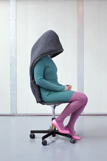 hoodie-chair-design1