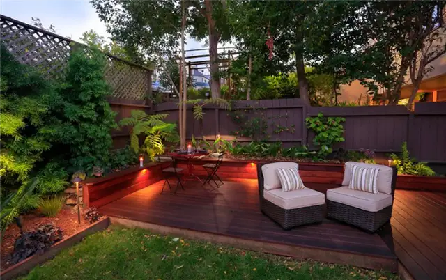 dream-urban-small-backyard-deck-lighting