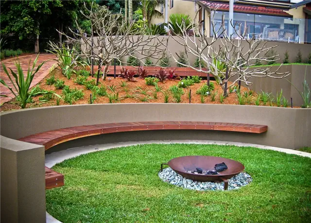 backyard-Overlooking- maintenance
