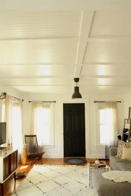 DIY (своими руками)-бидеборд-гостиная-потолок