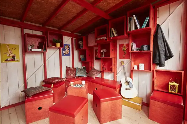 Tiny-House-Build-by-Joshua-Woodsman-Coffee-Table