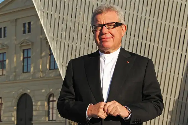 Profile-Picture-daniel-libeskind