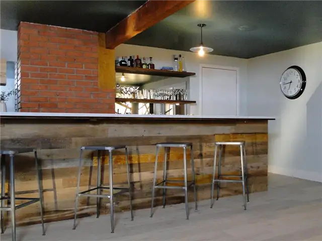 reclaimed-wood-bar-paneling