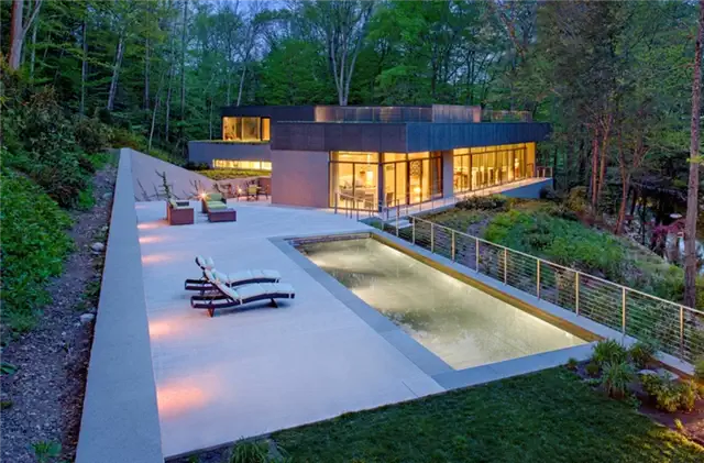 weston-residence-backyard