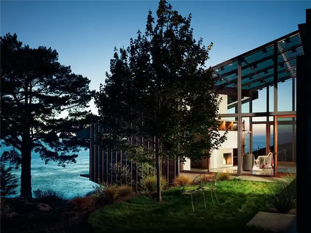 fall-house-by-fougeron-architecture-side-view