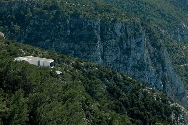 aibs-house-by-aabe3