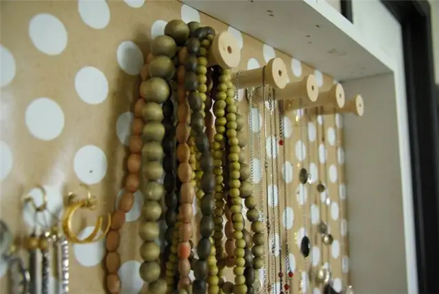 DIY (своими руками)-jewelry-wall-holder