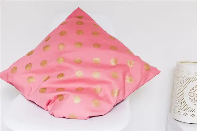 diy-polka-dot-cushion