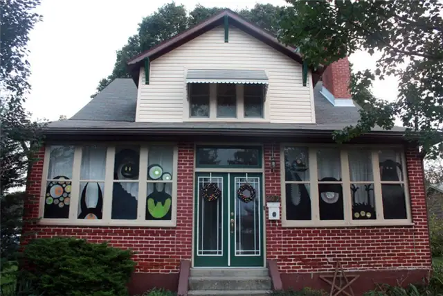 halloween-boxes-house-facade1