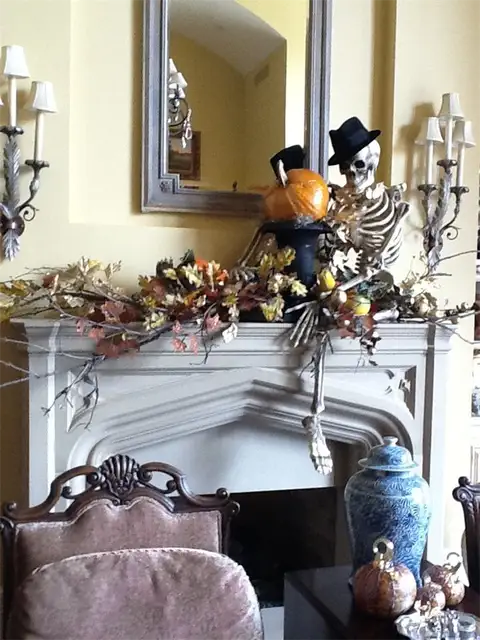 halloween-mantel-decoaration-for-2014