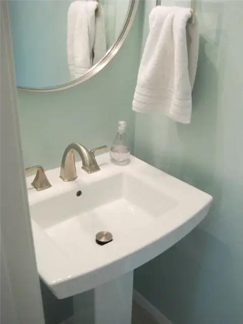 tiny-bathroom-makeover-after
