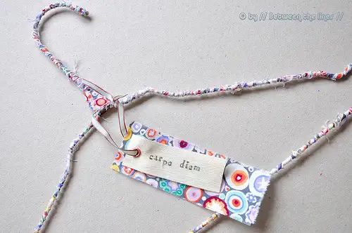 Разноцветные вешалки diy