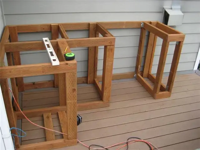 Build-Outdoor-Kitchen
