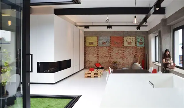 Loft-8-Exposed-Bricks-Wall