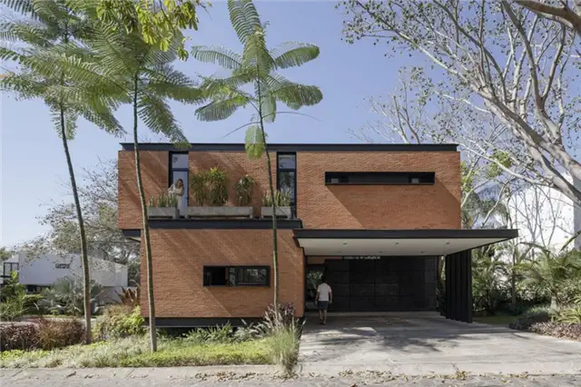 Вид спереди на дом Casa Mao от Di Frenna Arquitectos