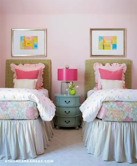 Кровати для девочек-близнецов Harper Howey Interiors