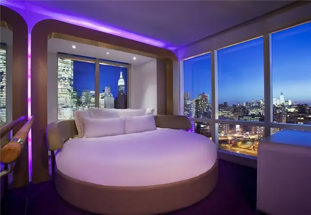 Круглая кровать от Yotel NYC