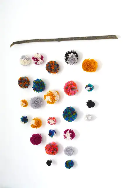 DIY (своими руками) pom pom подвеска