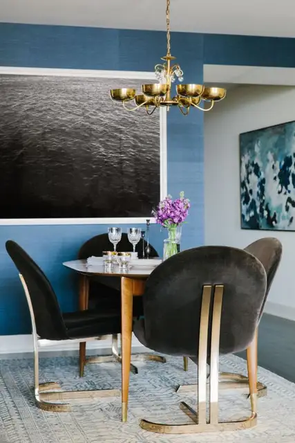 modern-dining-room-light-over-table