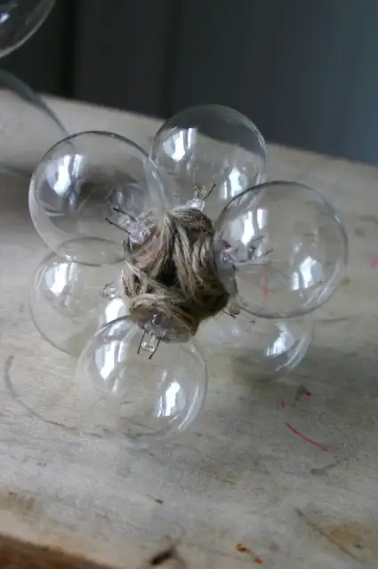 light-bulb-decor-rope