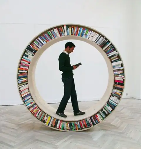 Круговая книжная полка