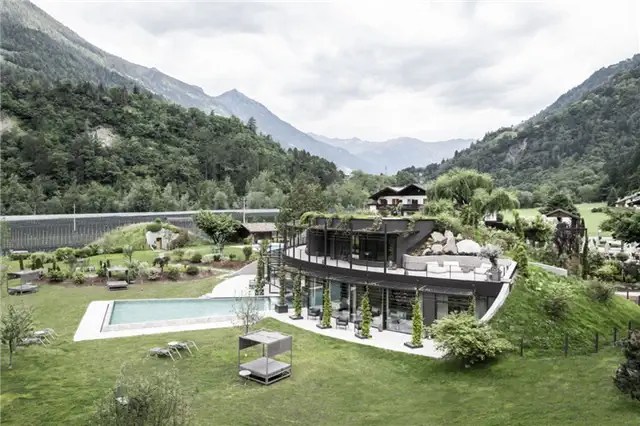 Apfelhotel Torgglerhof в Италии от архитектурной сети noa - ландшафт