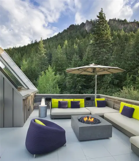 Дом Shadow Mountain House от Rowland+Broughton Architecture - костровая яма