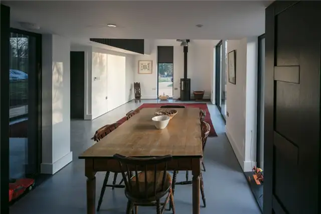 гофрированная металлическая пристройка eastabrook architects кухня