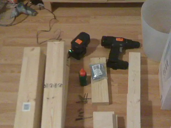 simple-diy-desk-and-cheap1