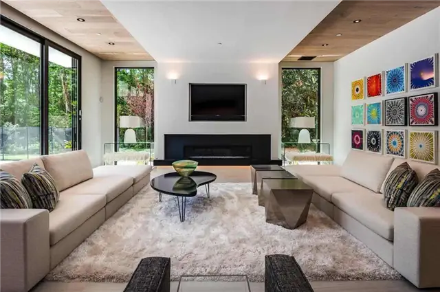 Современный дом во Флориде от Michael Wenrich Architects - патио и камин