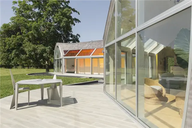 Long Island Cocoon House - патио