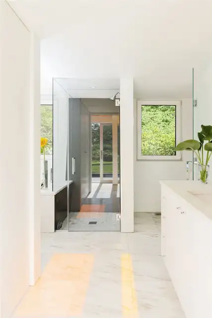 Long Island Cocoon House - душевая комната