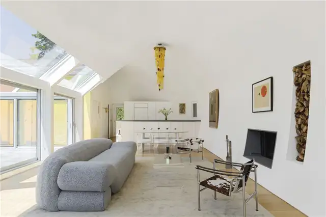 Дровяной склад Long Island Cocoon House