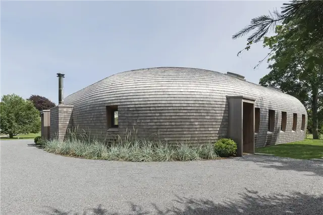 Входная группа дома Long Island Cocoon House