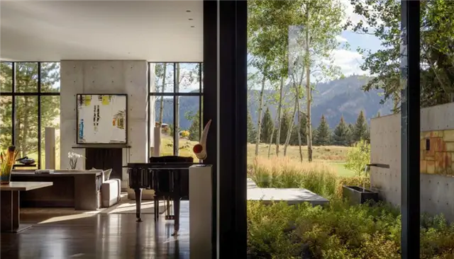 Современный индустриальный дом Stirrup House от Olson Kundig - пианино