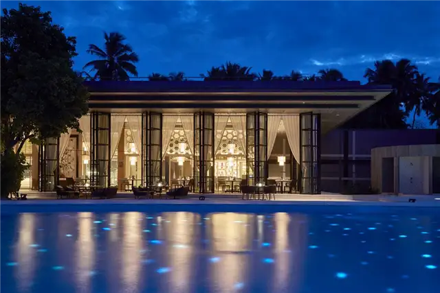 Плавательный бассейн St. Regis Maldives от WOW Architects